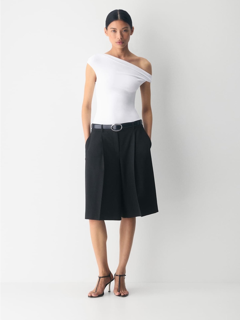 Aritzia • Original Contour Ravish Top• Bright White